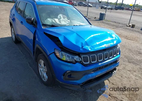 2022 Jeep Compass Latitude 4X4 from USA, damaged, VIN 3C4NJDBB8NT105484